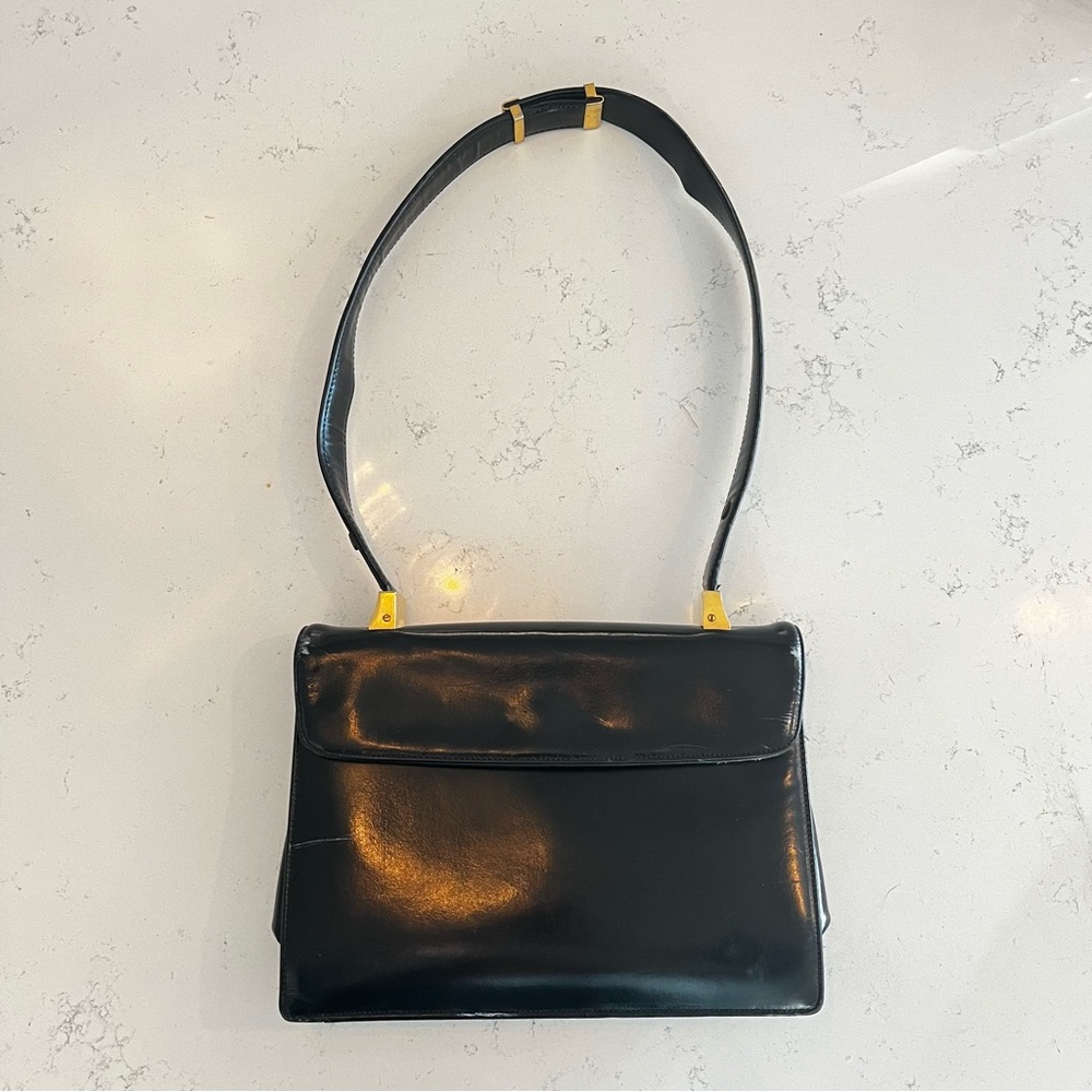 Koret Chic Black Leather Shoulder Bag with Red Inside and Gold Accents - Picture 3 of 10